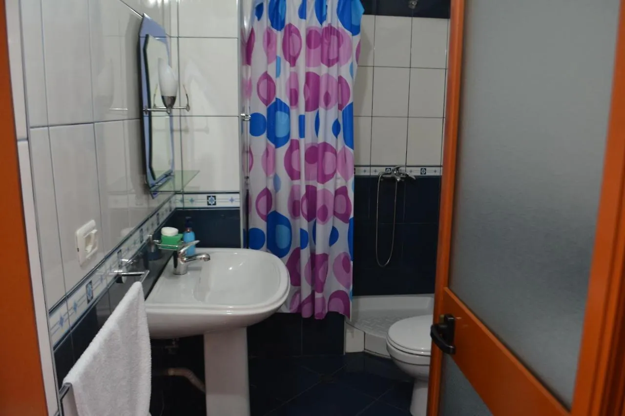 Studio Apartment Golem 0*, גולם